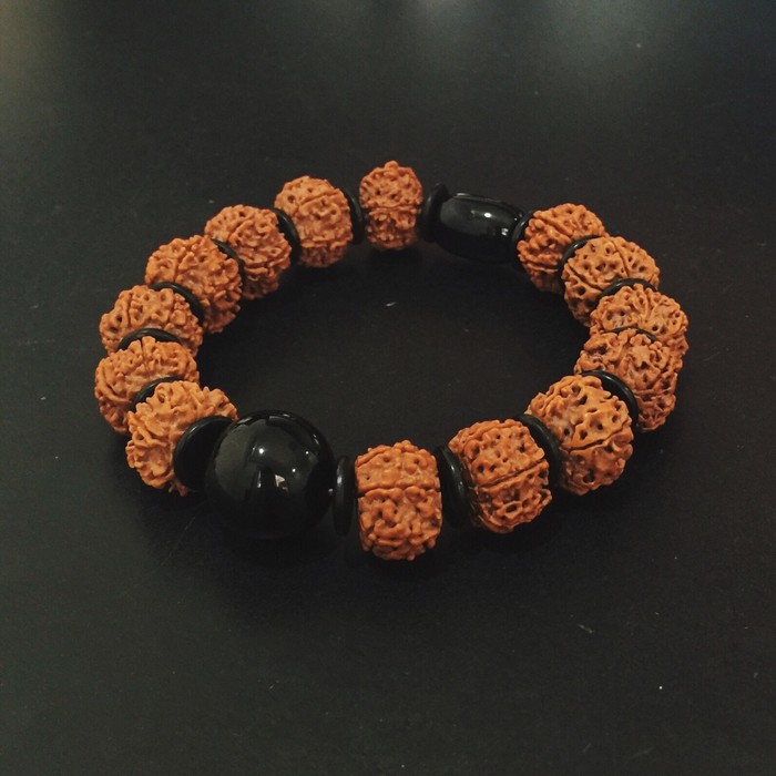 你的金刚菩提为什么玩不出牛筋红,你的金刚菩提为啥越盘越黑