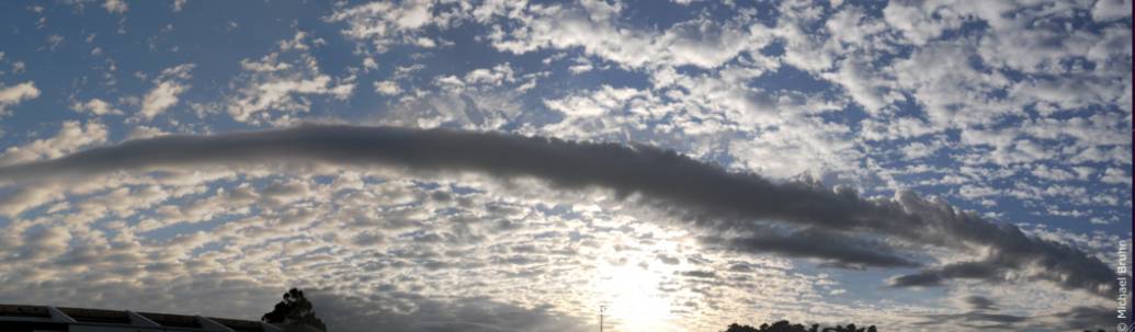 蜘蛛侠爬上复联大楼，《攻壳》公布早期设计稿｜一周新闻