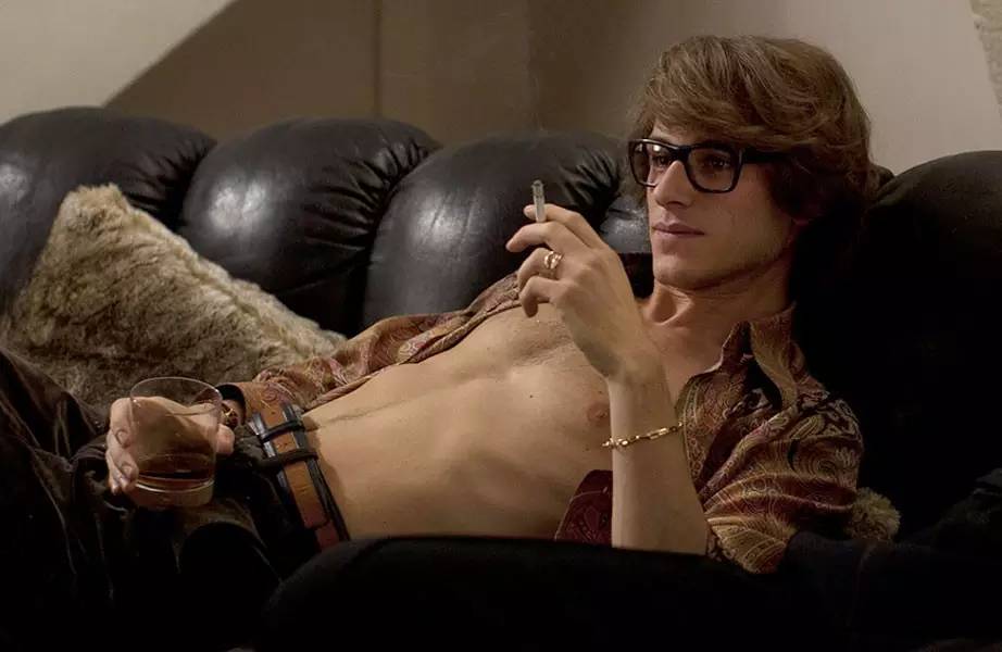 让男朋友买冬天第一个口红,每一个女生都应该拥有的ysl口红