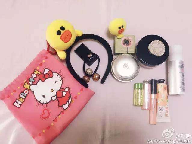 女明星的化妆包里都有什么？
