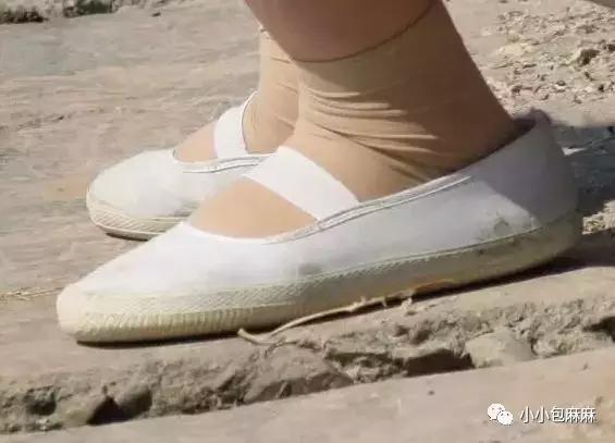 小白鞋挑什么颜色,小白鞋测评推荐