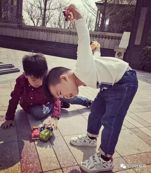 小白鞋挑什么颜色,小白鞋测评推荐