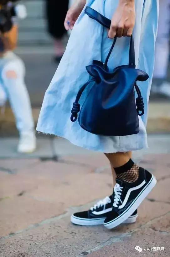 小白鞋挑什么颜色,小白鞋测评推荐