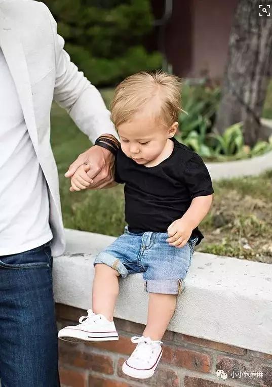 小白鞋挑什么颜色,小白鞋测评推荐