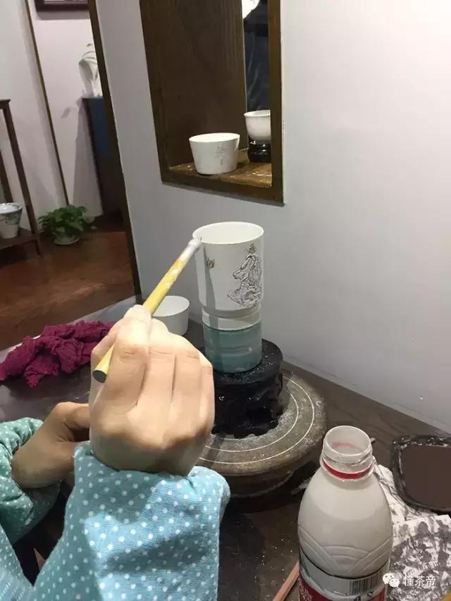 世界瓷都的茶具,漫游世界美景文章