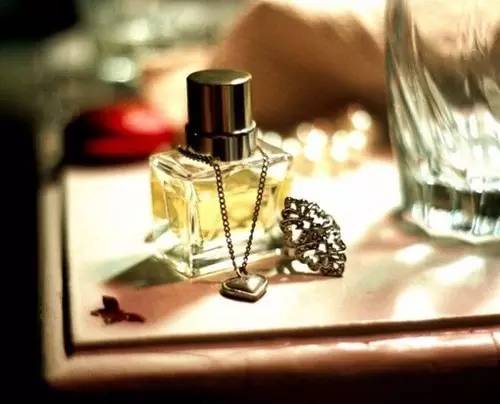 穿上你的衣服沾染你的气息,穿上属于自己的衣服