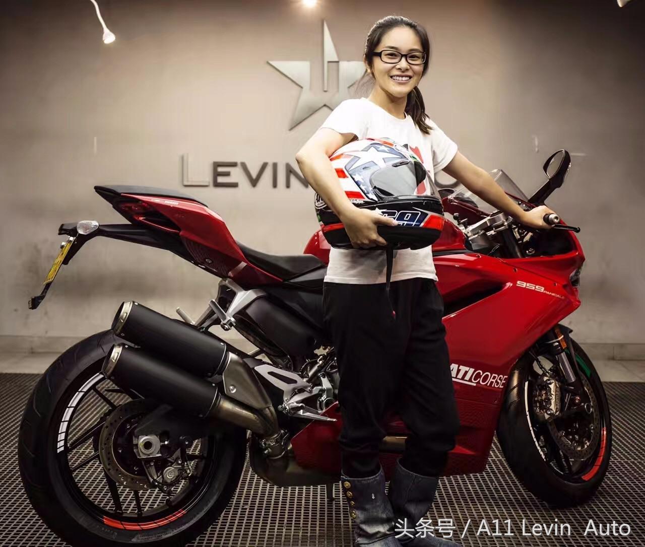 杜卡迪大魔鬼暴力,杜卡迪大魔鬼引来围观