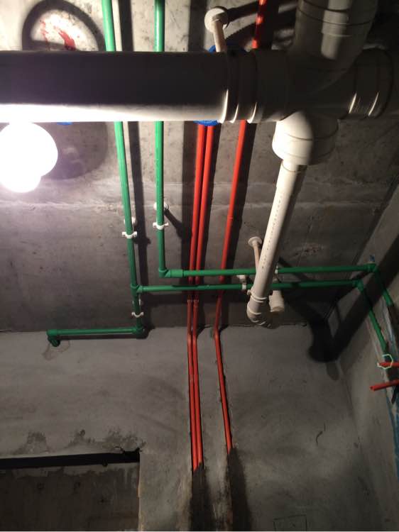 走顶线管的安装方法,卫生间顶排水管安装