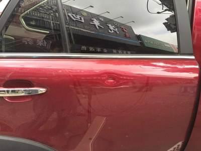 汽车打蜡和蜡水洗车哪个好,保养车漆从打蜡做起