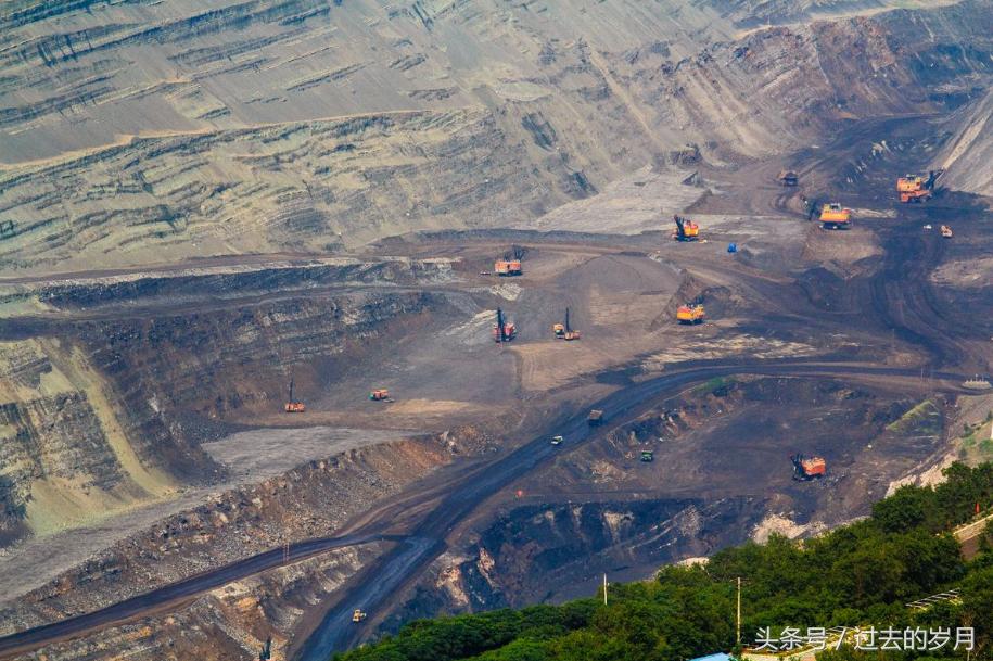 西露天矿历史,西露天矿是亚洲第一大坑吗