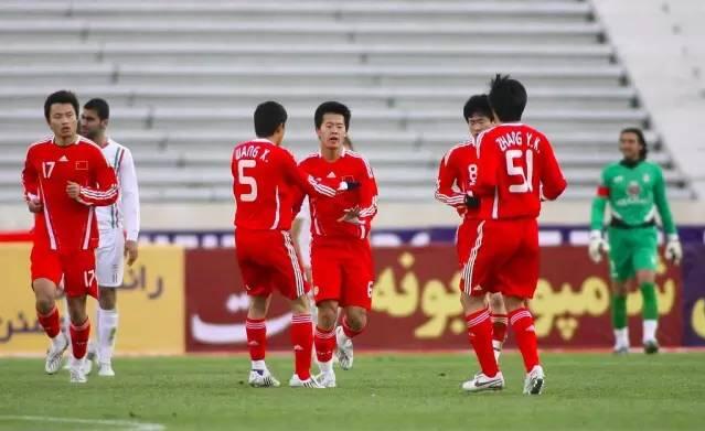 地狱龙主唱,地狱主场现场