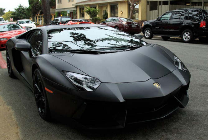 一位小伙造一台概念版兰博基尼,年轻小伙用自家破车造兰博基尼