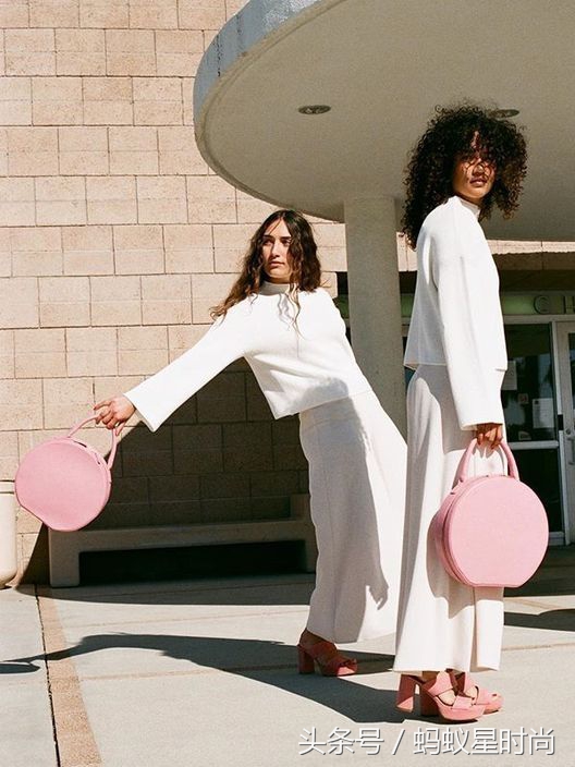 更适合年轻女孩的大牌包包,适合夏天的粉色包包推荐