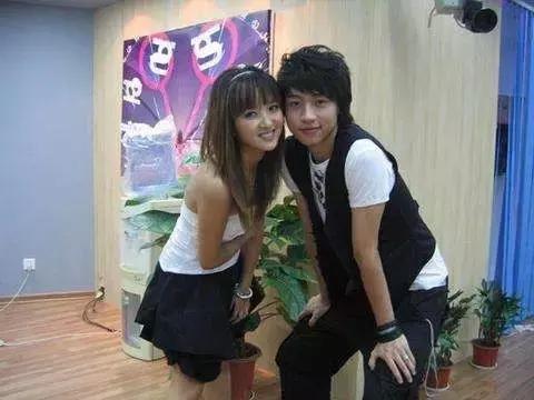 如果时光倒流你还会选择认识她吗,如果时光倒退你还会爱他吗