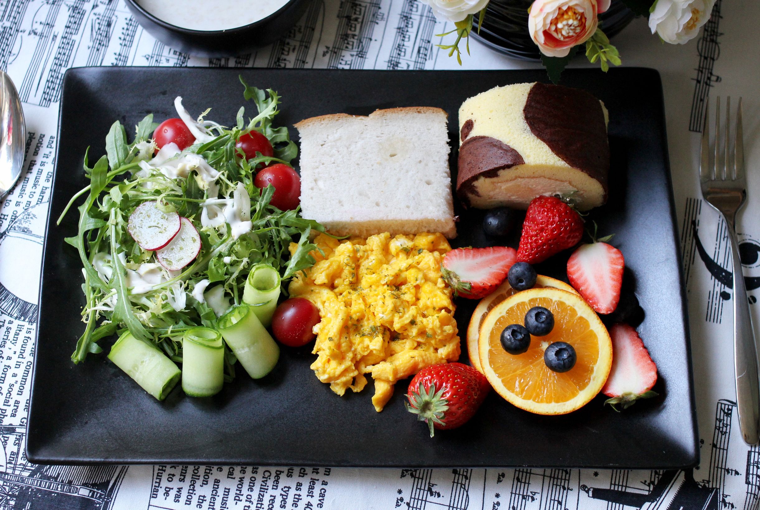 黑白花奶牛与娟姗奶牛的区别,黄白花奶牛好还是黑白花奶牛好