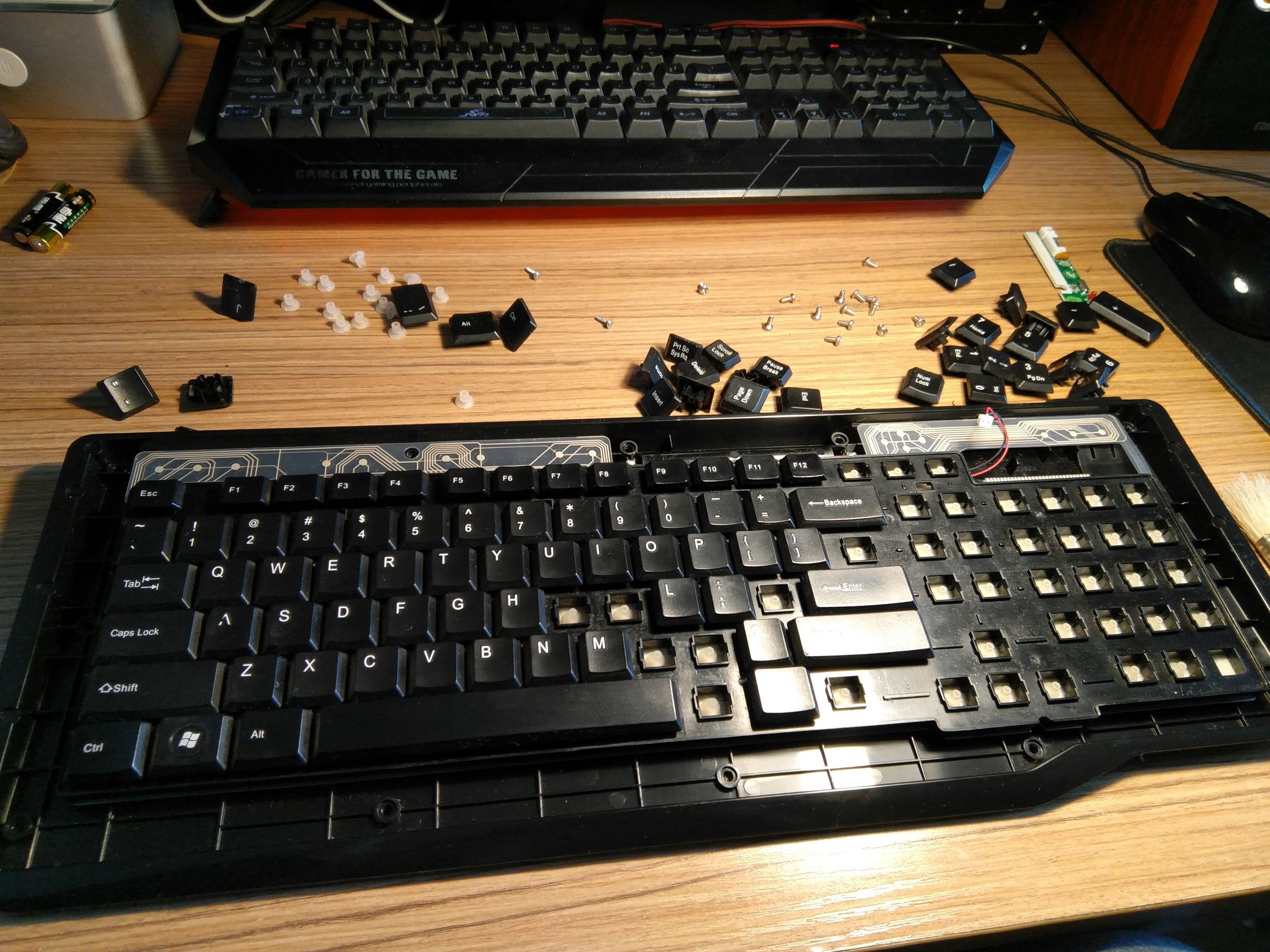 最便宜的无线键鼠套装,拆解无线充电鼠标