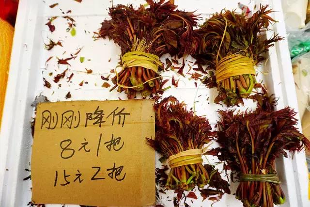 青岛市场火的小吃,最近很火的青岛菜