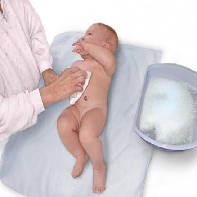 护理好新生儿的脐带残端