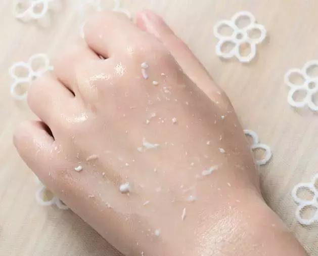 用贵仙仙的护肤品脸上也搓泥?你的护肤程序可能错了!