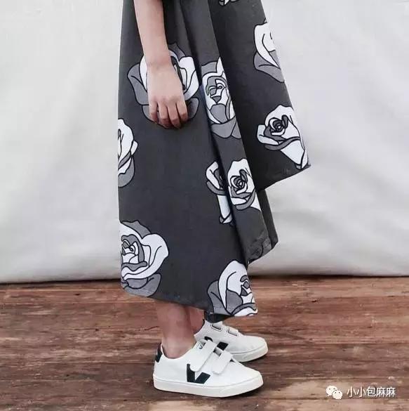 小白鞋挑什么颜色,小白鞋测评推荐