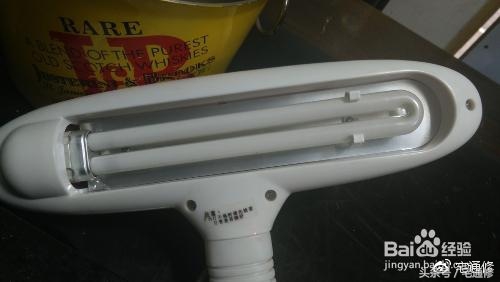 小台灯充不进去电该怎么修,小台灯按钮按不下去怎么修