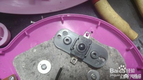 小台灯充不进去电该怎么修,小台灯按钮按不下去怎么修