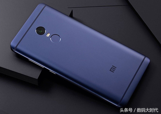 小米在印度太火，雷军与印度总理自拍用的就是这款小米手机