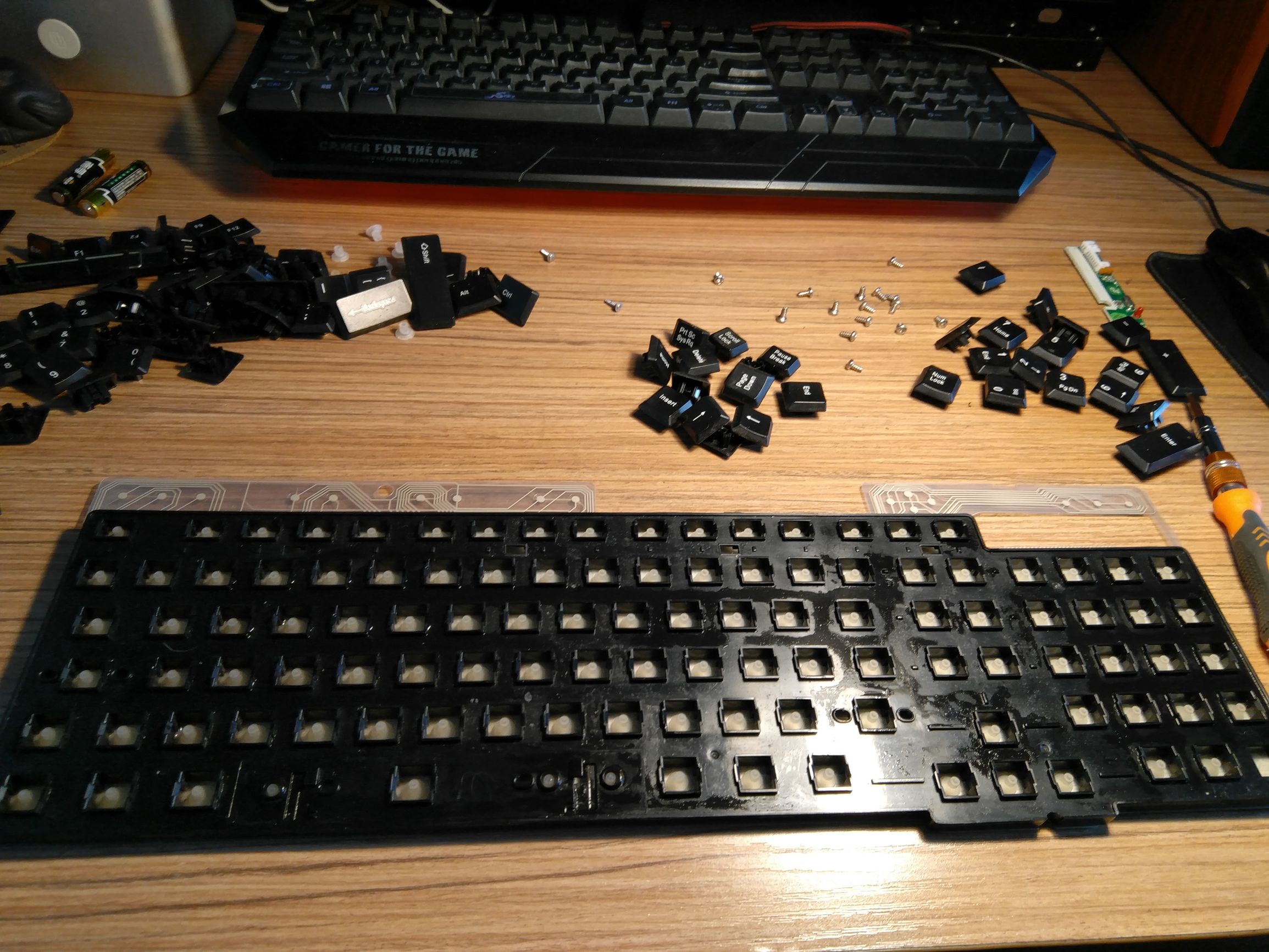 最便宜的无线键鼠套装,拆解无线充电鼠标