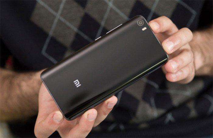 相同性能三星s8国行卖六千元小米6卖1999元,你会选谁