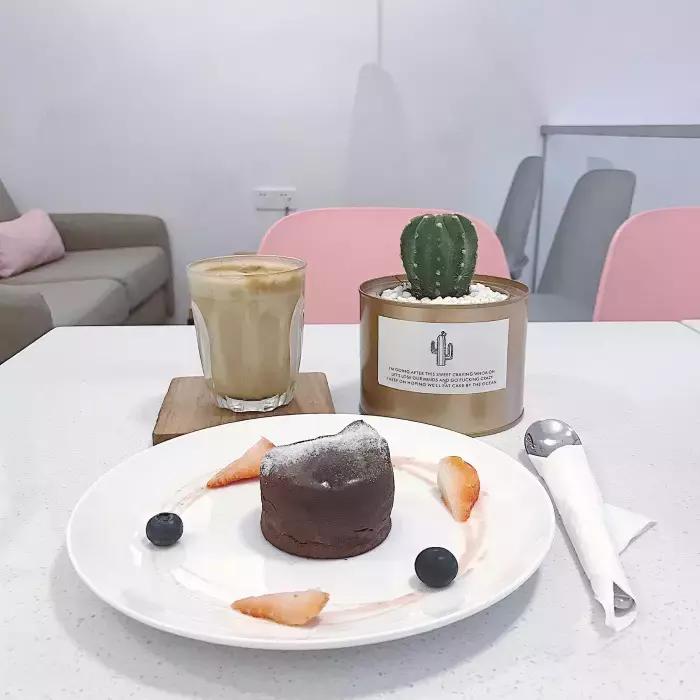 直男别再傻傻叫女朋友多喝热水了,直男们别再回复多喝热水