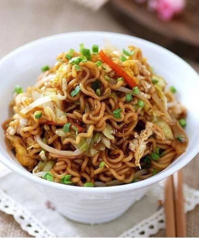 类似泡面的快速食品,快速又好吃的泡面做法