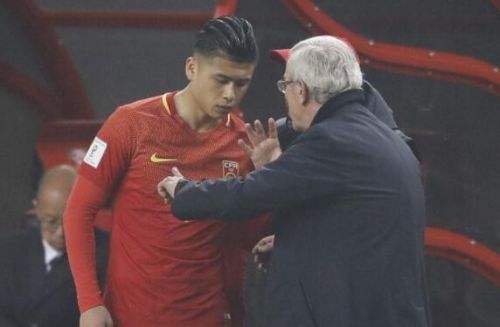 里皮优雅训练视频,里皮踢球姿势