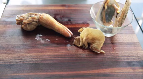 捕捞到各种鱼,捕捞到岸分拣