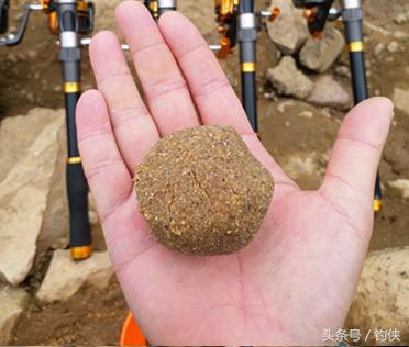 钓鱼爆炸钩与饵料的正确使用方法,爆炸钩正确挂饵钓底方法
