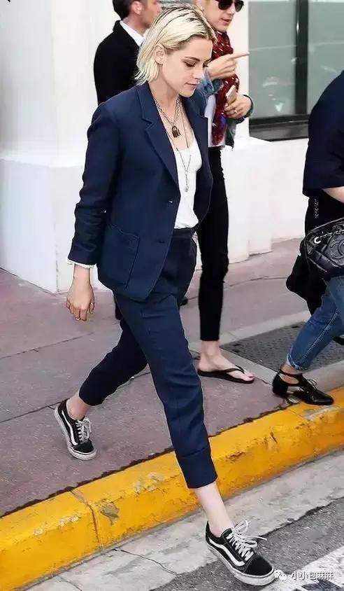 小白鞋挑什么颜色,小白鞋测评推荐