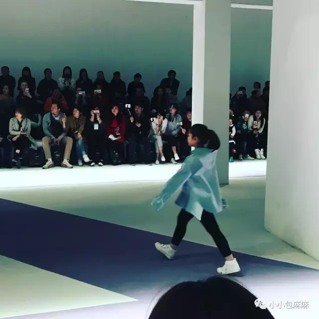 小白鞋挑什么颜色,小白鞋测评推荐