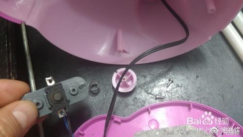 小台灯充不进去电该怎么修,小台灯按钮按不下去怎么修