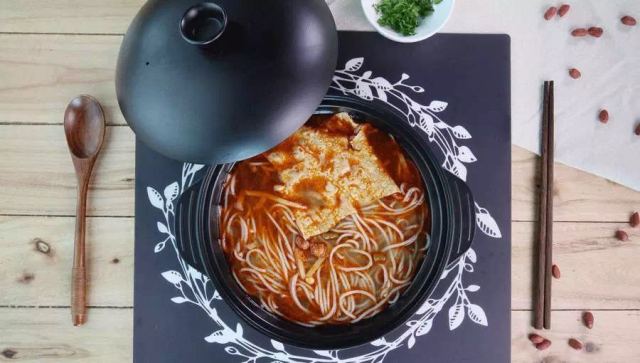 最全的螺蛳粉测评,第一次吃螺蛳粉测评