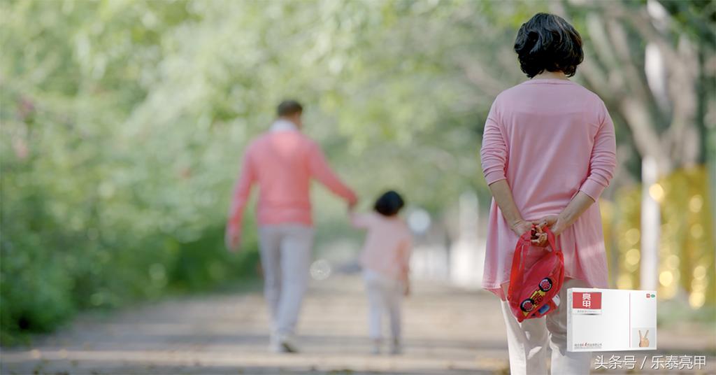 洗衣服会得灰指甲,按脚会得灰指甲吗