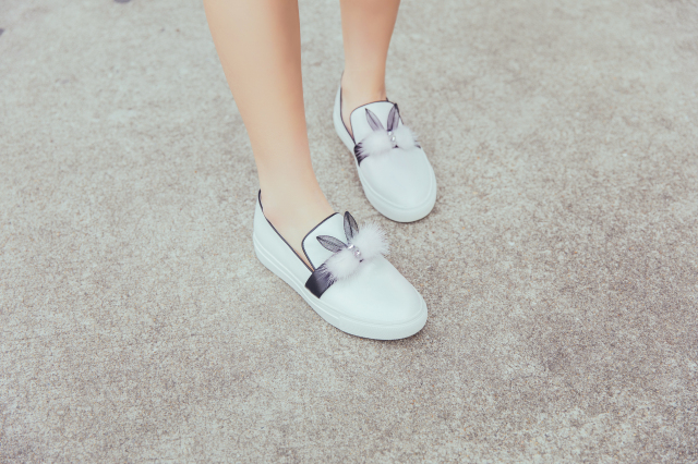 如何选择一款适合自己的小白鞋,拒绝花里胡哨的鞋子
