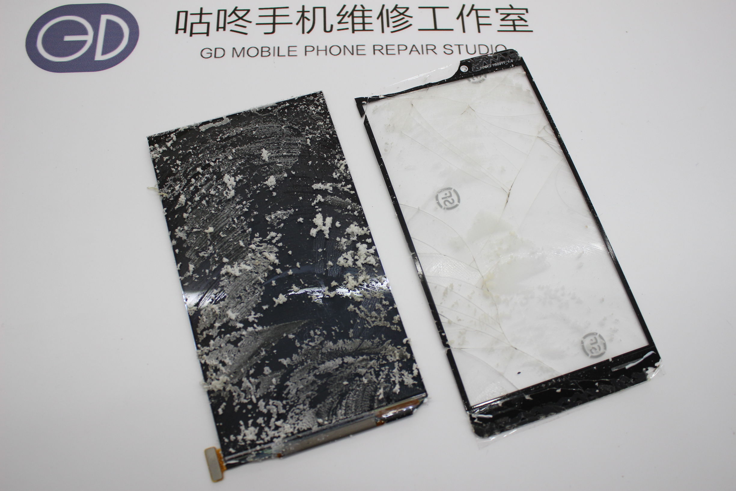 手机维修店手机屏幕更换注意什么,手机维修店不给换自带外屏的原因