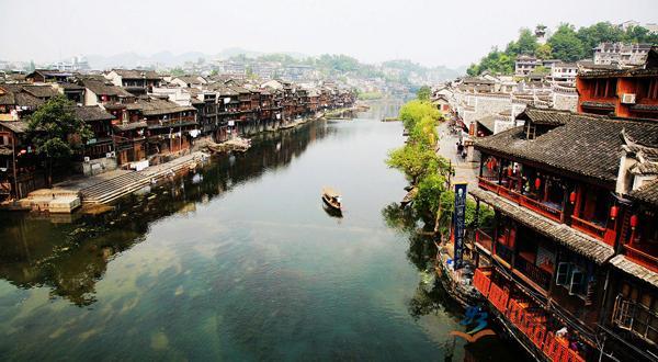 娆х晫,娆х晫杩愯惀