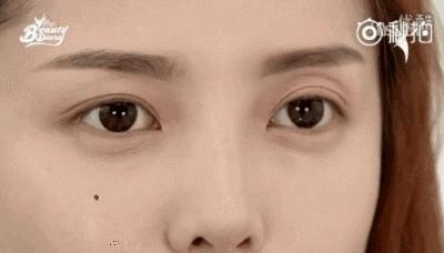 45岁的高圆圆和25岁的周冬雨,周冬雨高圆圆淡妆