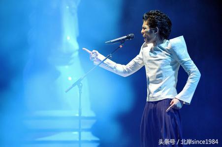 别傻了,你以为萧敬腾真是雨神,都是套路