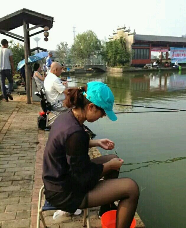 打窝钓鱼的六大方略,十六斤玉米粉打窝