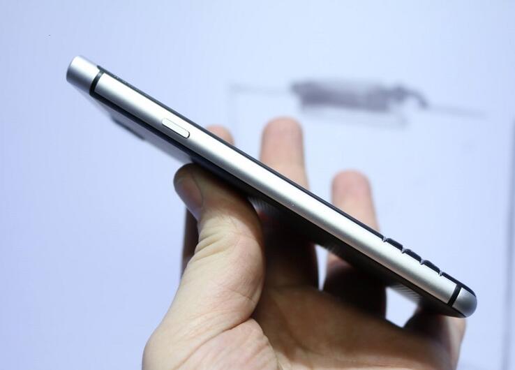 黑莓手机功能一览表,现在适合用的黑莓手机