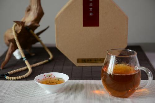 上帝开了一家美容院,上帝开了间药铺只卖茶叶