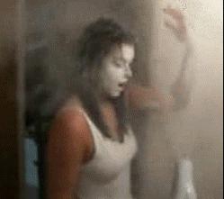 兄弟你穿衣服倒是长点心,这到底是几个意思