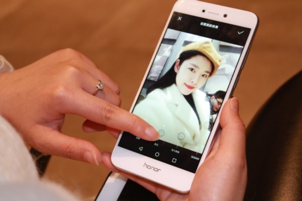 重度使用7个小时的手机,重度使用810小时以上的手机