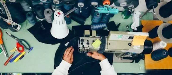 新买的牛仔裤破了怎么补救,牛仔裤破了怎么办